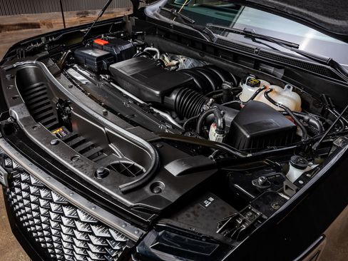 Used 2025 Cadillac Escalade ESV Sport Platinum w/ LPO, ONYX Package image 42