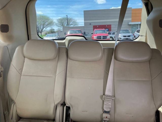 Used 2009 Chrysler Town & Country Limited w/ Entertainment Group #3 FWD image 21