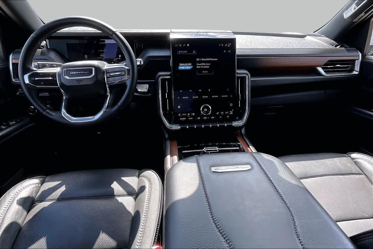 Used 2025 GMC Yukon Denali RWD image 15