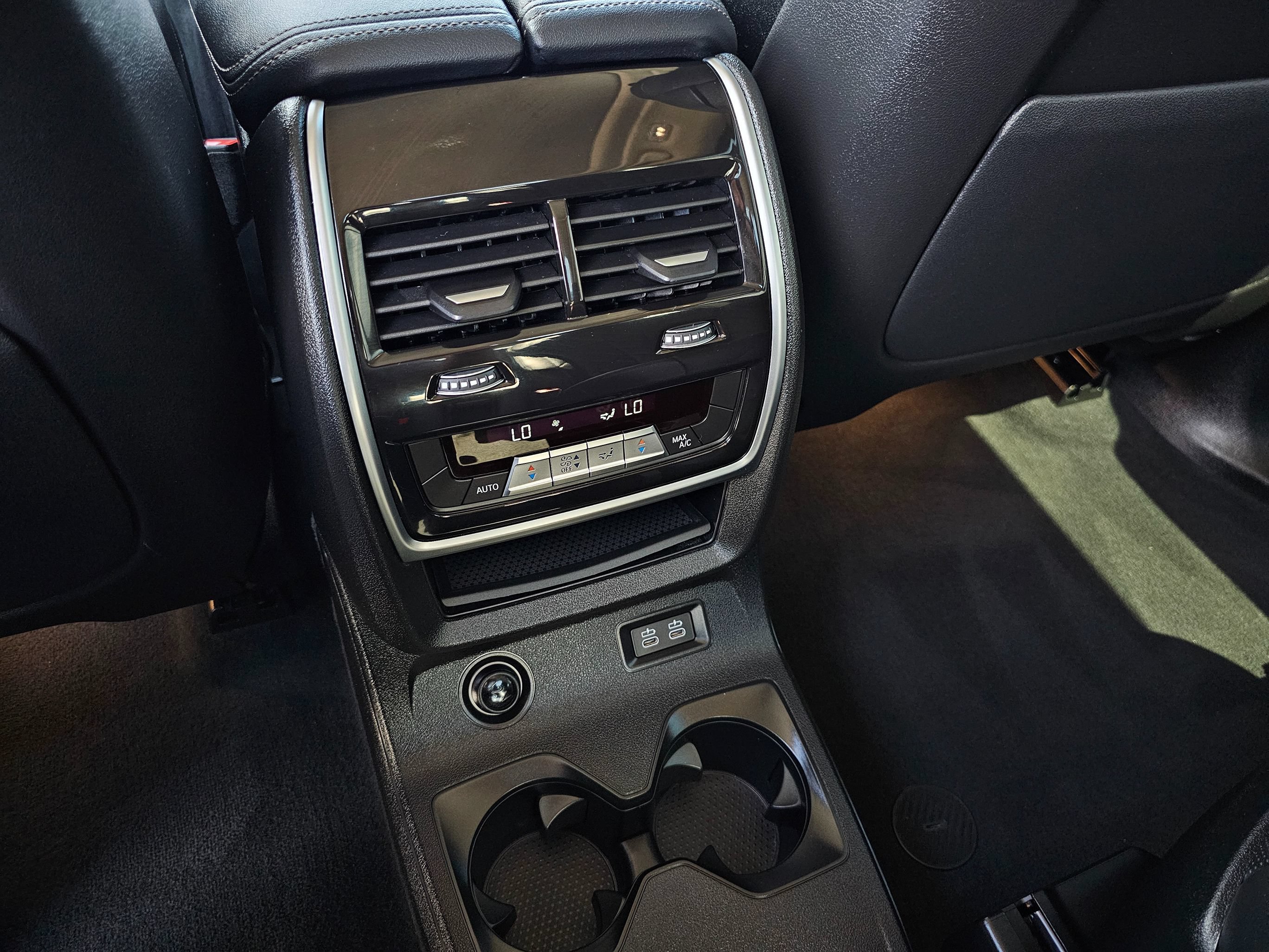 Used 2025 BMW X7 xDrive40i w/ Premium Package AWD/4WD image 29
