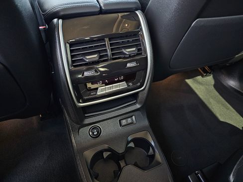 Used 2025 BMW X7 xDrive40i w/ Premium Package AWD/4WD image 29