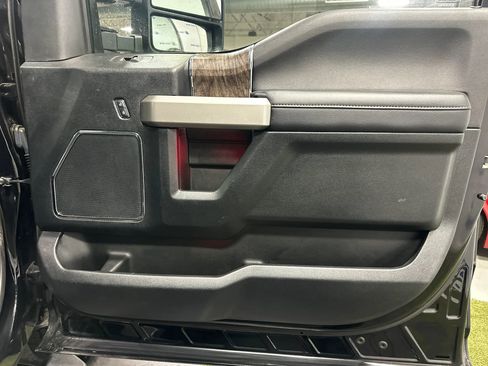 Used 2017 Ford F250 Lariat w/ Lariat Ultimate Package image 26