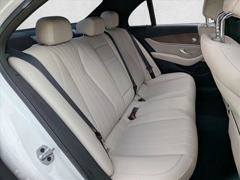 Used 2022 Mercedes-Benz E 350 Sedan image 17