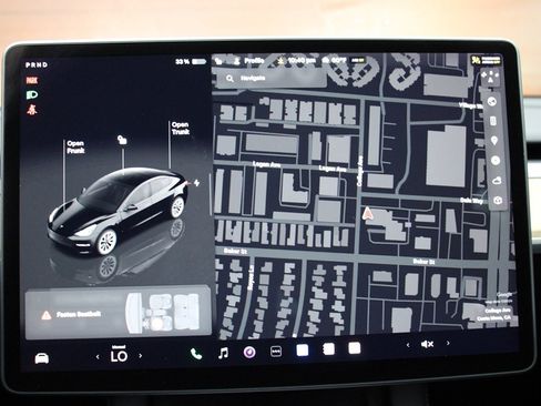 Used 2023 Tesla Model 3 Standard Range image 24