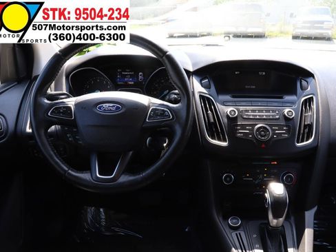 Used 2015 Ford Focus SE w/ Equipment Group 201A FWD image 17