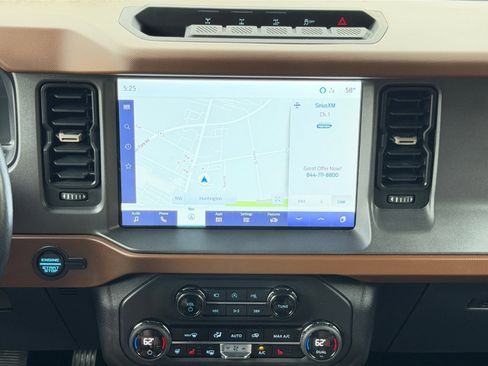 Used 2024 Ford Bronco Outer Banks w/ Sasquatch Package AWD/4WD image 14