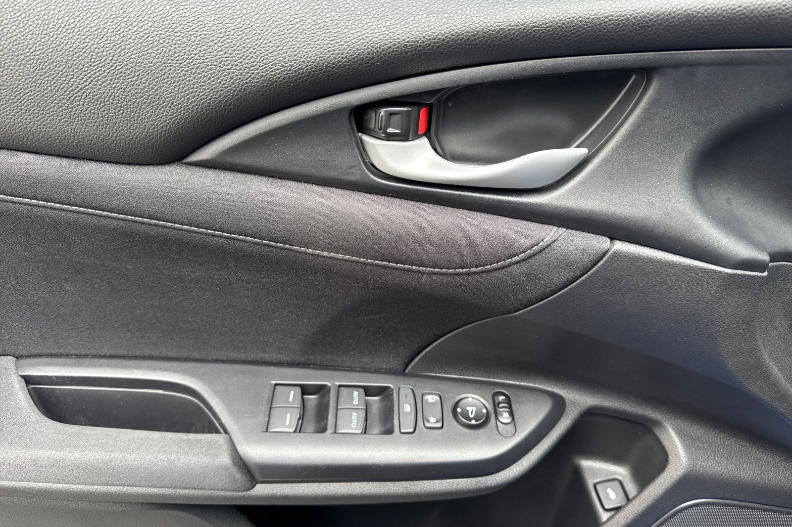 Used 2019 Honda Insight EX image 11