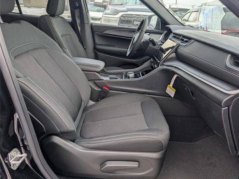New 2026 Jeep Grand Cherokee Laredo X AWD/4WD image 6