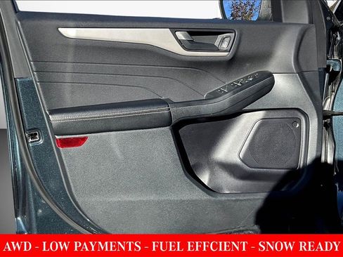 Used 2022 Ford Escape SE w/ Cold Weather Package image 18