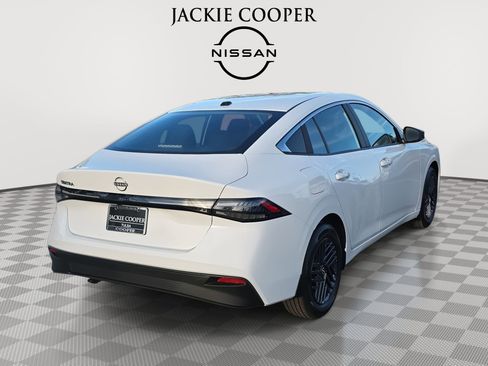 New 2026 Nissan Sentra SV w/ SV Convenience Package FWD image 5