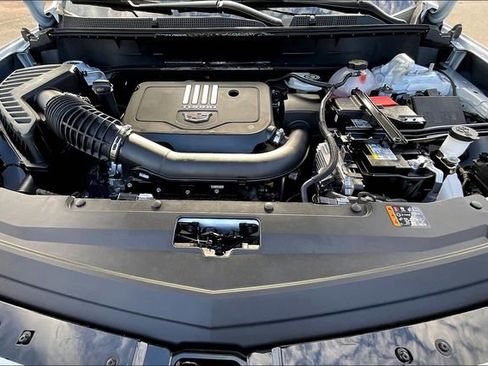 New 2025 Cadillac XT6 Luxury image 12