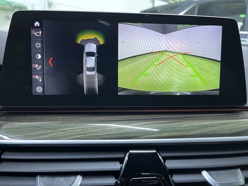 Used 2018 BMW 530i xDrive image 22