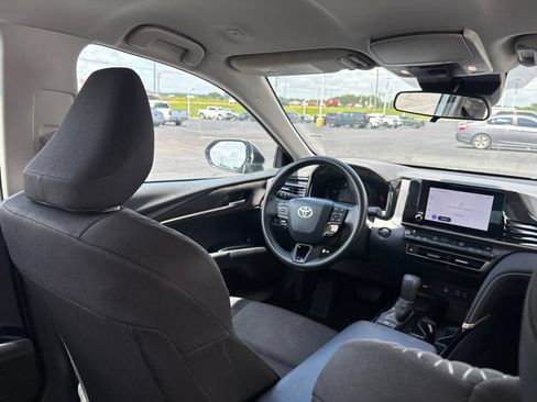 Used 2025 Toyota Camry LE FWD image 28