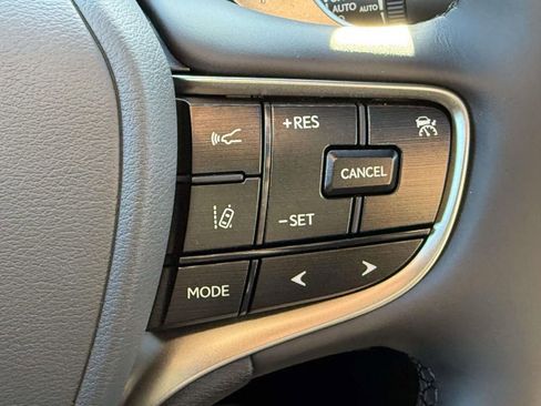 New 2025 Lexus ES 350 Premium image 17