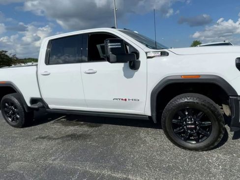 Used 2024 GMC Sierra 2500 AT4 w/ AT4 Premium Plus Package AWD/4WD image 7