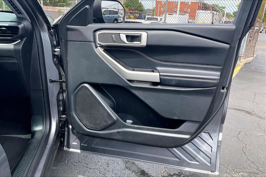 Used 2021 Ford Explorer XLT RWD image 23