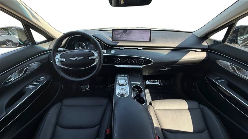 Used 2025 Genesis GV70 2.5T AWD/4WD image 12