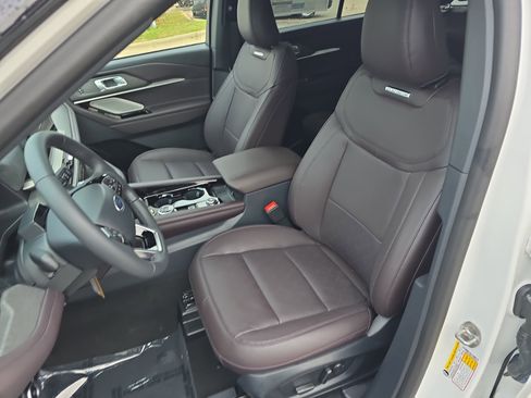 New 2026 Ford Explorer Platinum image 17