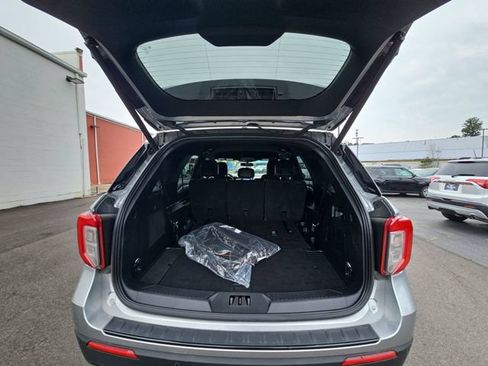 Used 2024 Ford Explorer ST-Line w/ Class IV Trailer Tow Package AWD/4WD image 28