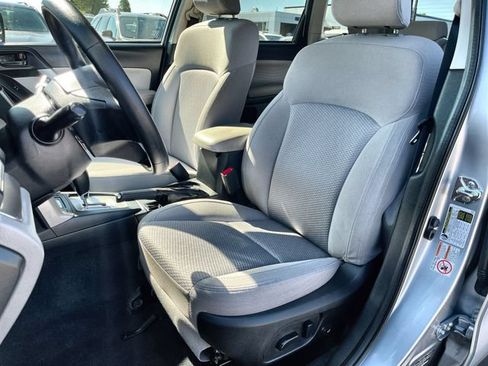 Used 2018 Subaru Forester 2.5i Premium w/ All-Weather Package AWD/4WD image 15