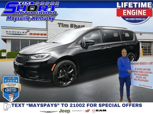 Used 2025 Chrysler Pacifica Limited FWD image 1
