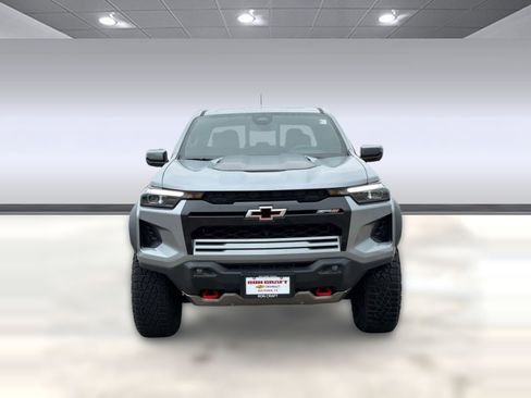 Used 2025 Chevrolet Colorado ZR2 w/ Technology Package AWD/4WD image 6
