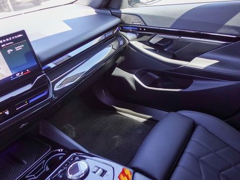 Used 2024 BMW 530i w/ M Sport Package RWD image 18
