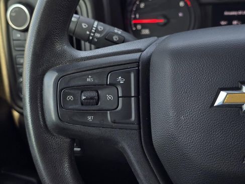 Used 2025 Chevrolet Silverado 2500 Custom w/ Custom Value Package image 18