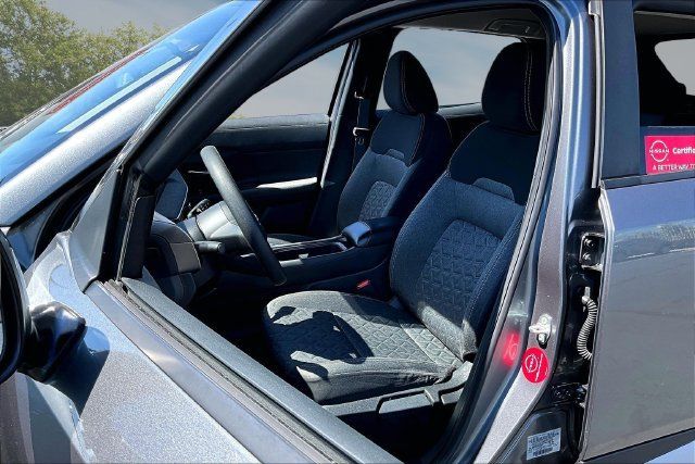 Certified 2025 Nissan Kicks SV FWD image 20