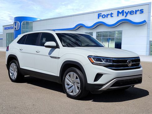 Used 2023 Volkswagen Atlas Cross Sport SE image 1