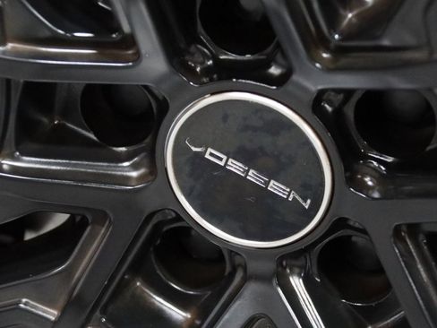 Used 2016 Mercedes-Benz GL 450 4MATIC w/ Premium I Package image 18