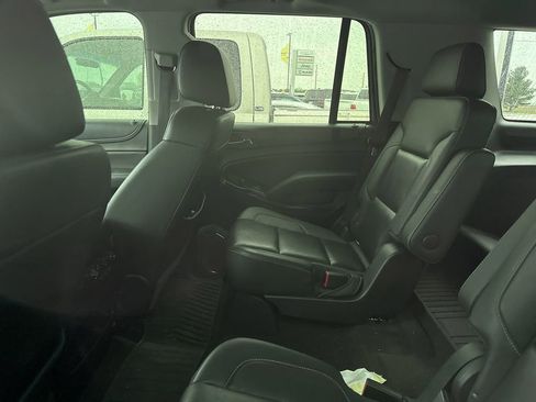 Used 2017 GMC Yukon SLT w/ Premium Edition AWD/4WD image 10