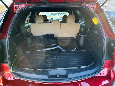 Used 2017 Ford Explorer XLT image 22