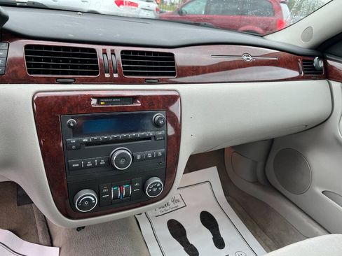 Used 2008 Chevrolet Impala LT FWD image 19
