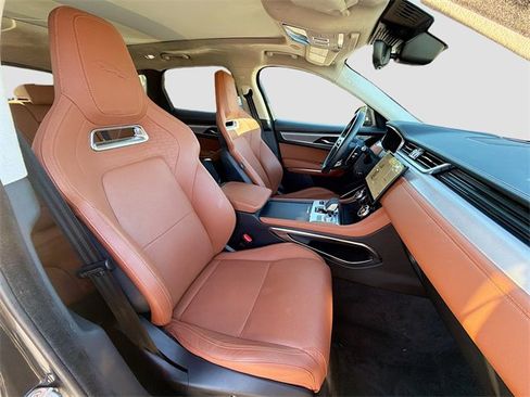 Used 2023 Jaguar F-PACE R-Dynamic S image 15