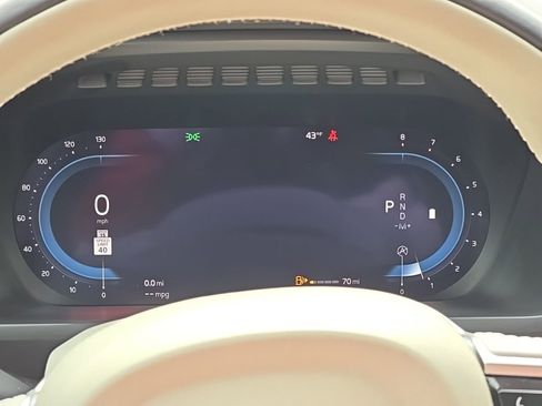 Used 2025 Volvo XC90 B6 Ultra w/ Protection Package Premier image 26