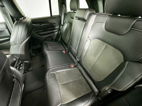 Certified 2023 Jeep Grand Cherokee Altitude AWD/4WD image 28