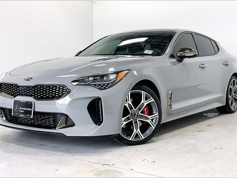 Used 2019 Kia Stinger GT1 RWD image 2