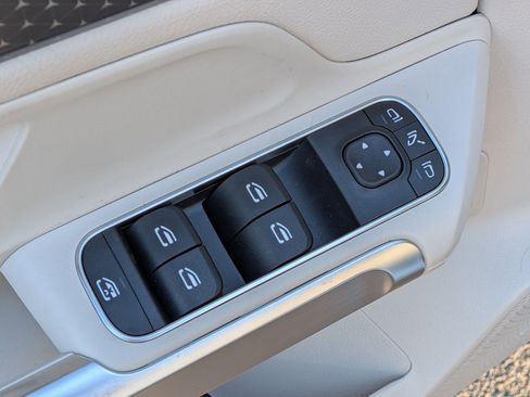 New 2026 Mercedes-Benz GLB 250 image 16