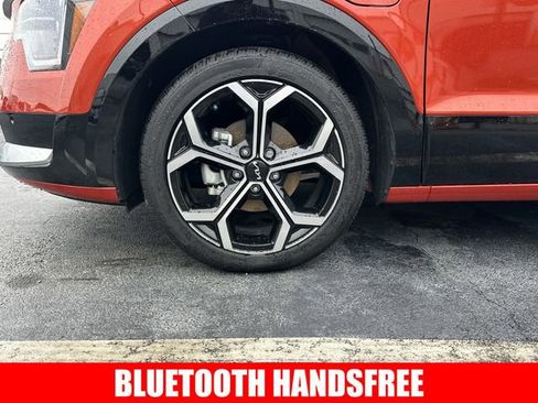 Used 2023 Kia Niro SX Touring image 4