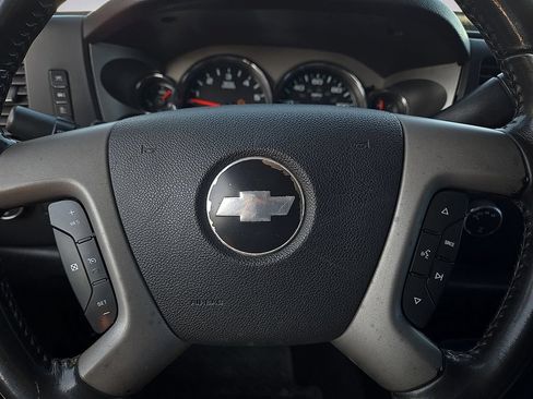 Used 2008 Chevrolet Silverado 1500 LT w/ Suspension Package, Off-Road AWD/4WD image 19