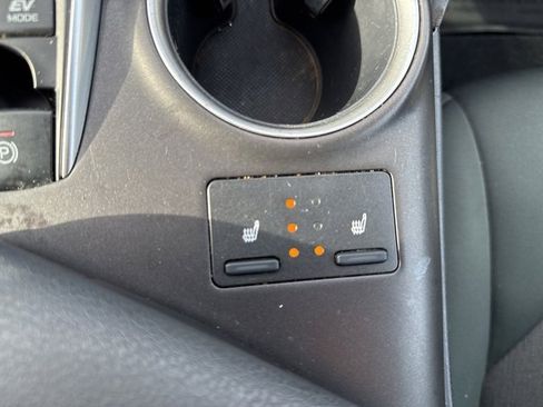 Used 2022 Toyota Camry LE image 22