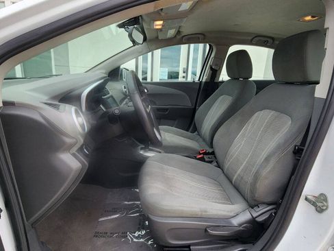 Used 2017 Chevrolet Sonic LT FWD image 8