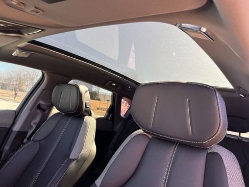 New 2026 Cadillac Optiq Luxury 1 image 19