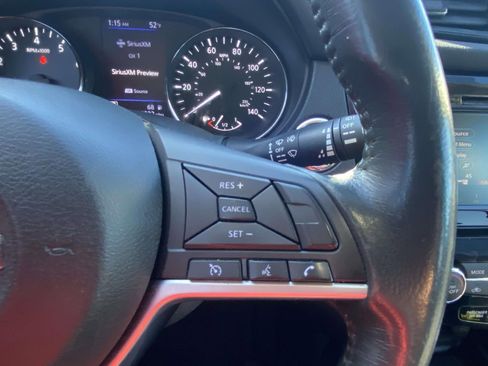 Used 2018 Nissan Rogue SV image 21