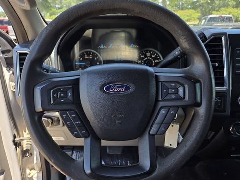 Used 2016 Ford F150 XLT AWD/4WD image 17