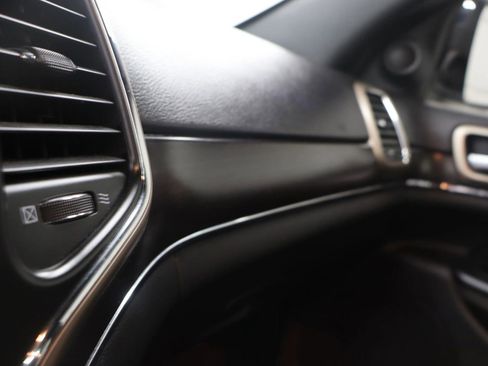 Used 2014 Jeep Grand Cherokee Limited w/ Luxury Group II image 28