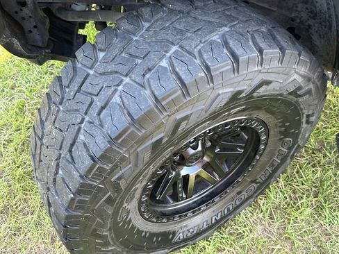 Used 2021 Jeep Gladiator Overland image 13