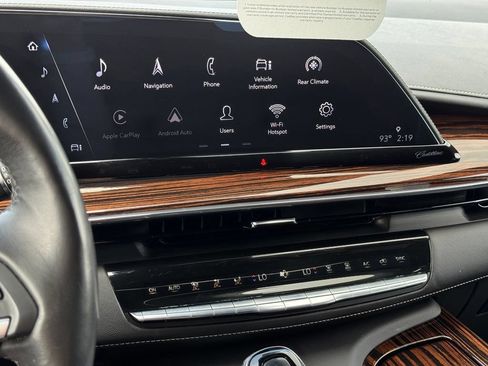 Certified 2022 Cadillac Escalade ESV Premium Luxury AWD/4WD image 31