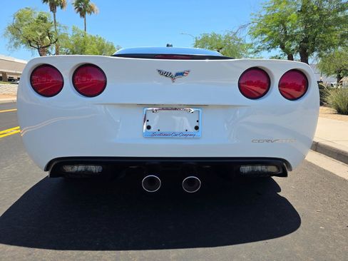 Used 2005 Chevrolet Corvette Coupe w/ Preferred Equipment Group RWD image 13